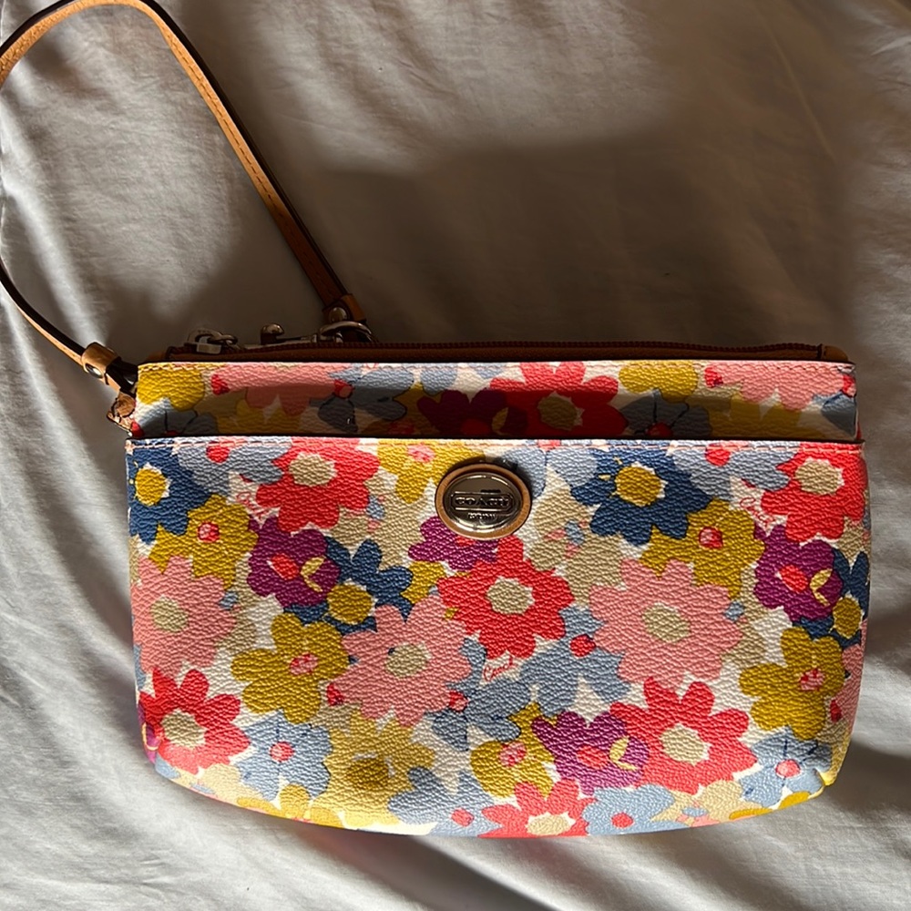 Coach Peyton Floral Wristlet